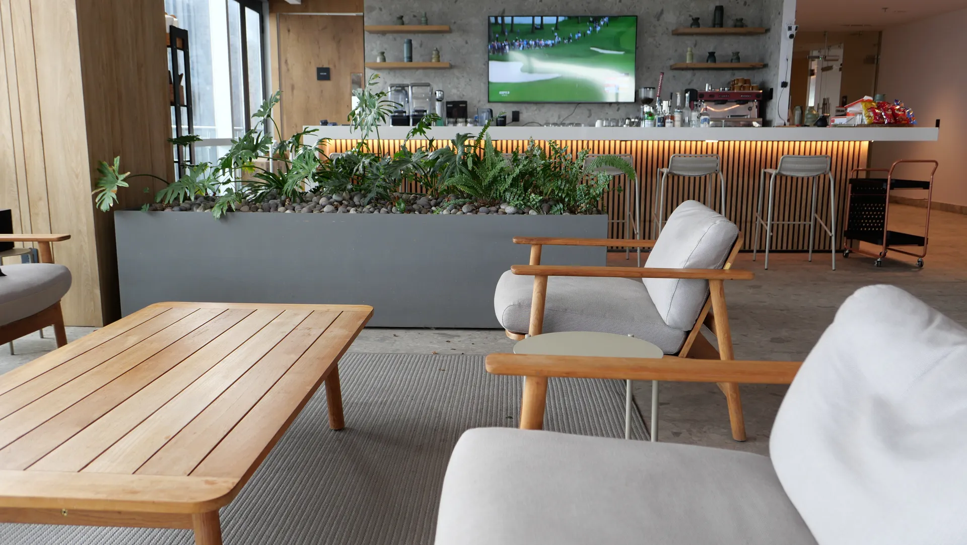 Social room con servicio de cafetería y pantallas